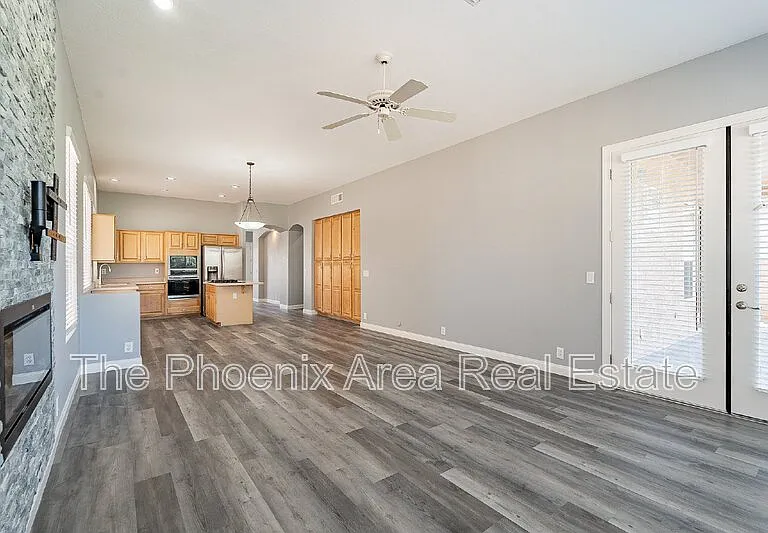 231 S Beverly St — Photo 18