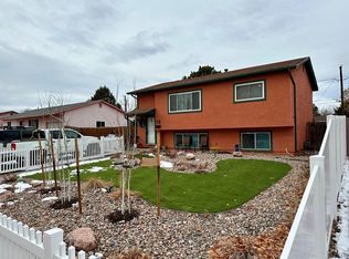 11 Barclay Dr, Pueblo, CO 81005