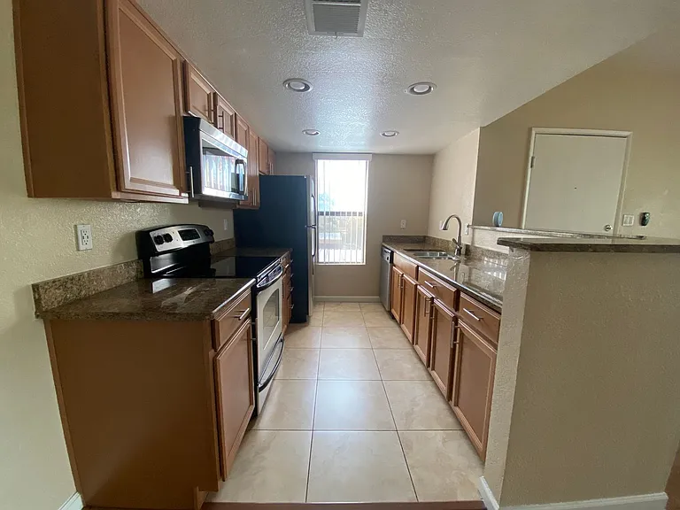 1125 E Broadway Rd — Photo 8