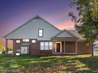 7087 Moore Ct, Shelby Township, MI