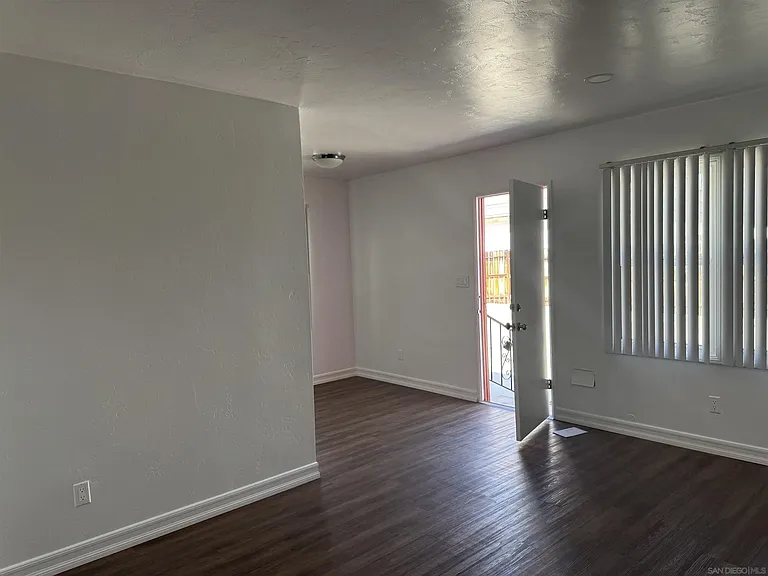 170 Garrett Ave #1/2 — Photo 7