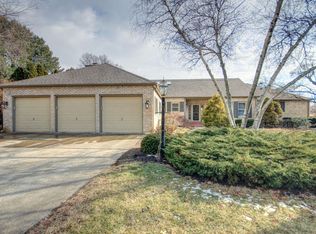 3317 Stoneybrook Dr, Champaign, IL 61822