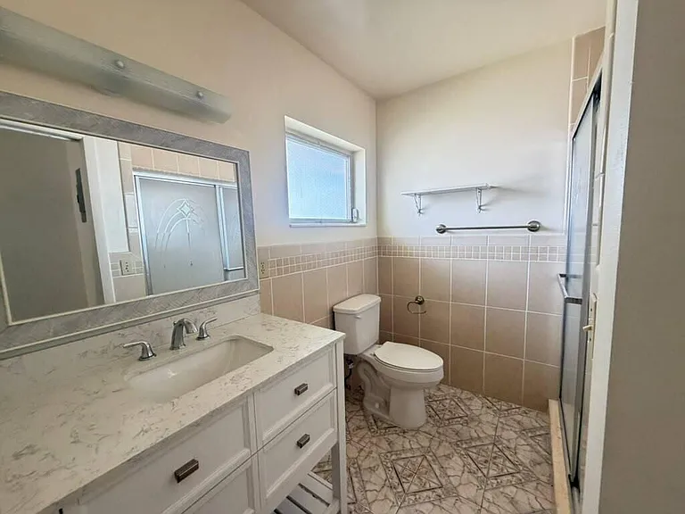 2727 Dudley Dr W #E — Photo 19
