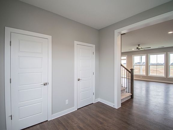 2nd image of 2933 Torboy Dr