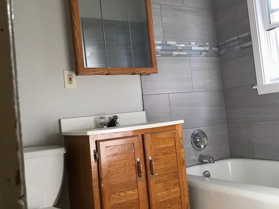 46 Oxford Ave #3
