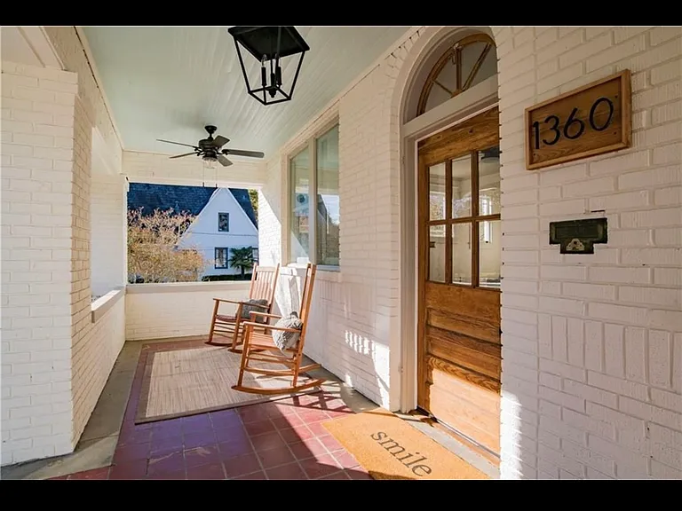 1360 Dauphin St — Photo 2