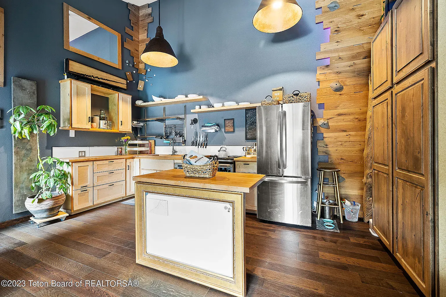 2 bed, 849 sqft, $5,000 — Photo 2