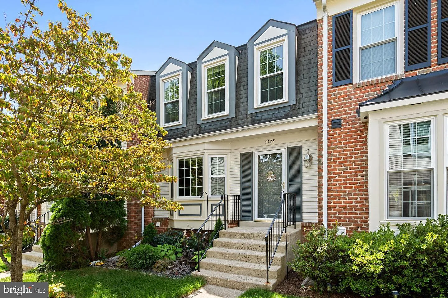 4 bed, 3.5 bath, 2040 sqft, $3,800 — Photo 1