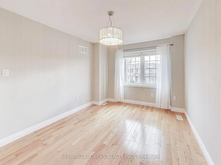 33 Pearcey Cres — Photo 19