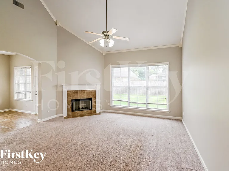 6345 Renwood Loop — Photo 2