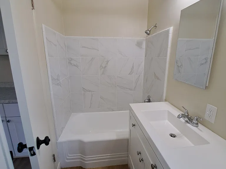 301 N Hollywood Way #B — Photo 3
