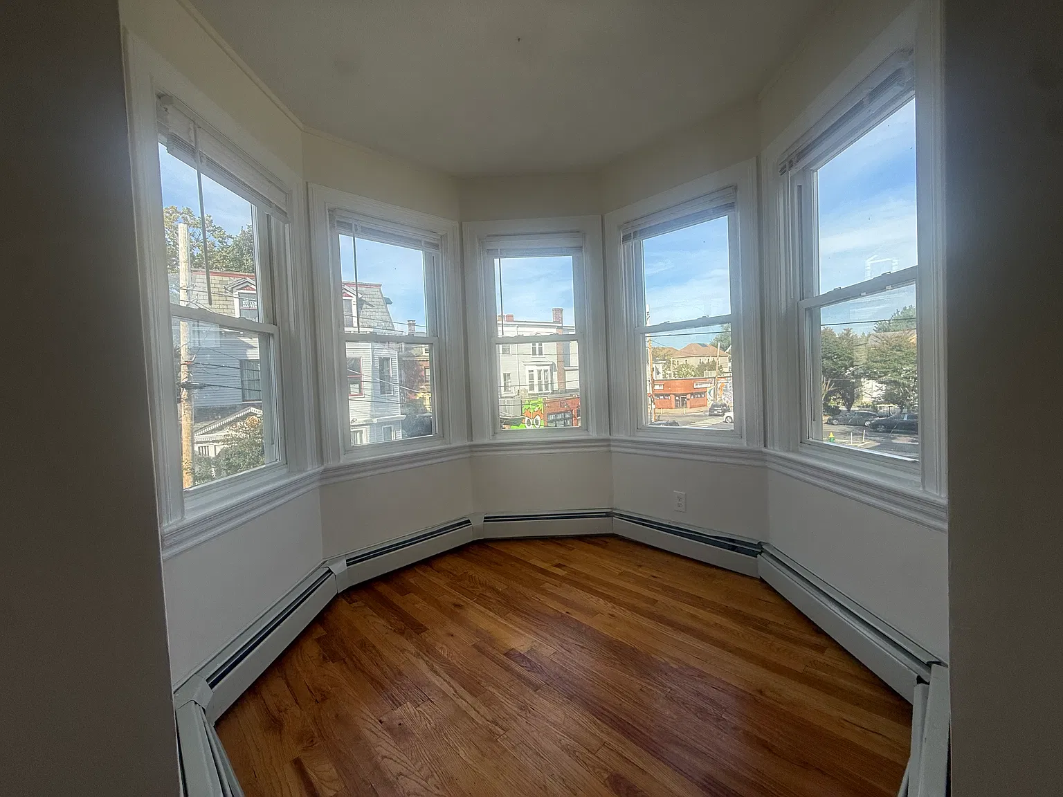 3 bed, $2,350 — Photo 3