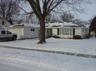 808 S Broadway St, Spring Valley, MN 55975