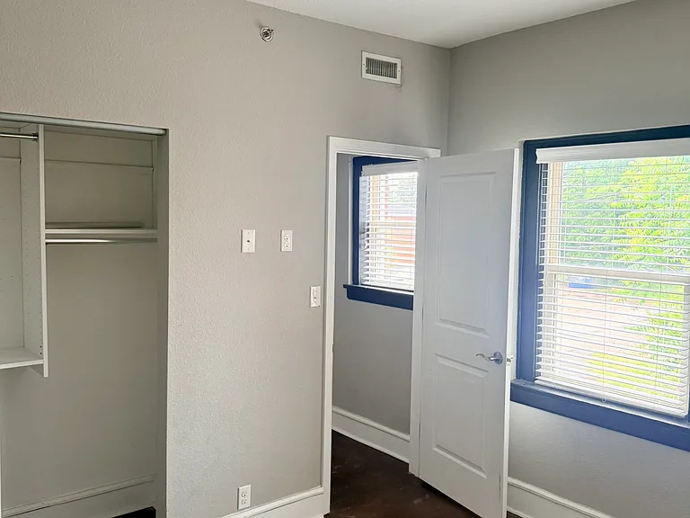151 N Fountain St #210 — Photo 5