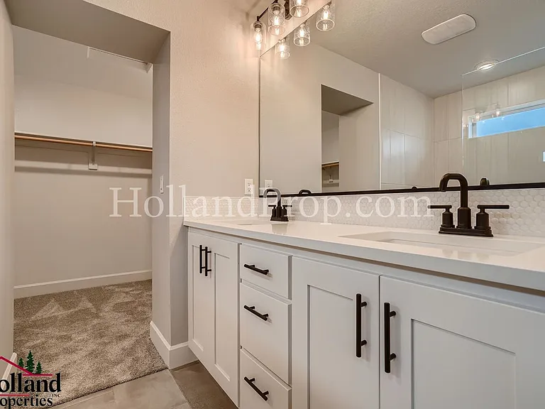 5981 SE Skylight St — Photo 16