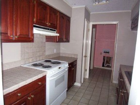 5th image of 113 Diplomat Way