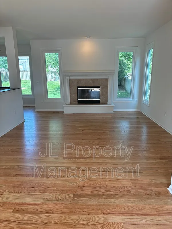 4 bed, 2.5 bath, 2231 sqft, $2,849 — Photo 2