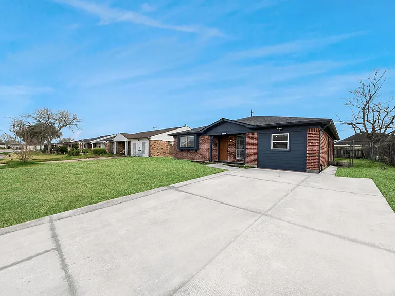 4114 Fairgreen Ln — Photo 5