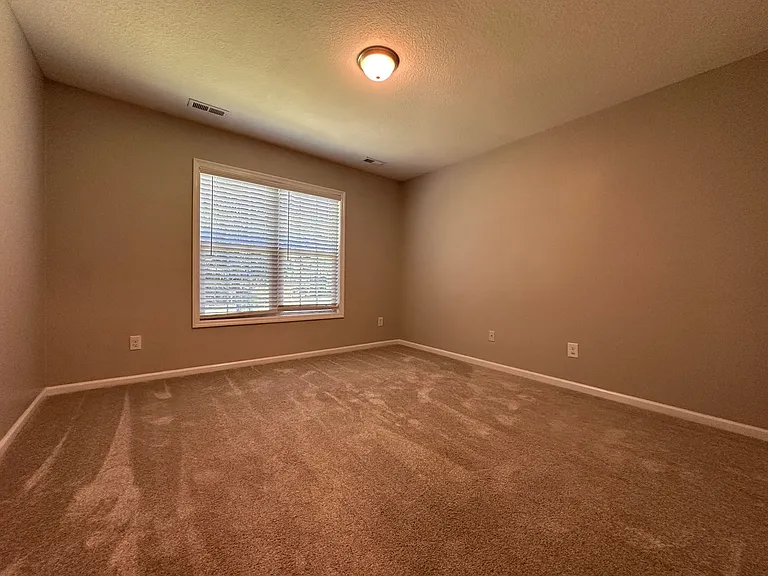102 Brookhaven Dr — Photo 31