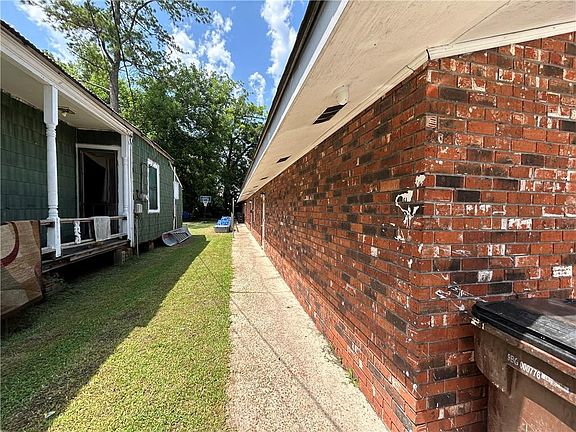 3rd image of 616 Opelousas St