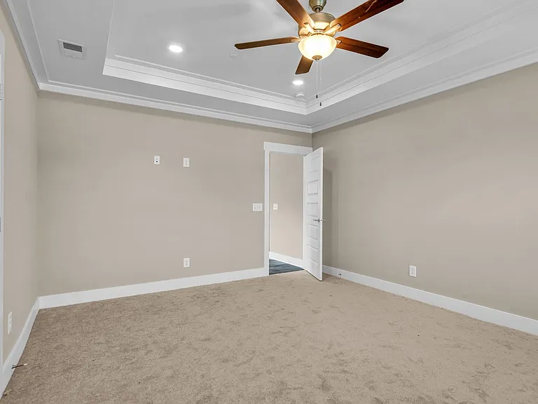 117 Traveller Ln — Photo 27