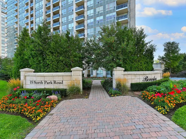 15 N Park Rd #904, Vaughan, ON L4J 0A1