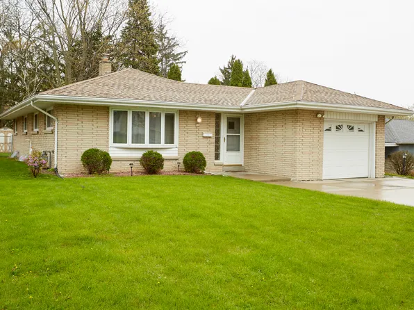 836 S 90th St, West Allis, WI 53214