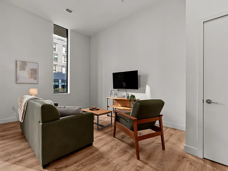 485 Albert St — Photo 22