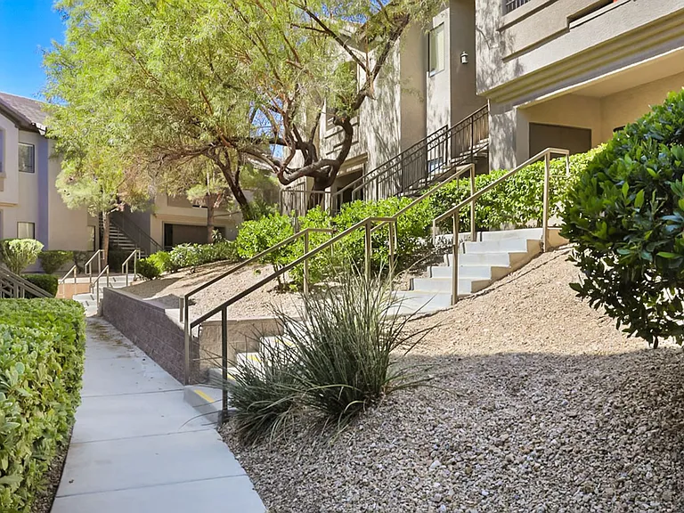 8250 N Grand Canyon Dr #1137-20 — Photo 5