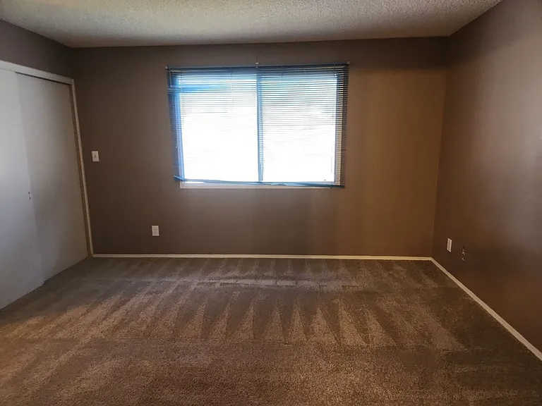 4330 W Royal Palm Rd — Photo 22
