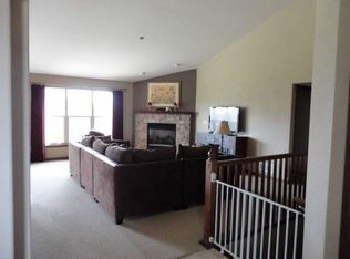 649 Oldfield Ave, Mukwonago, WI 53149