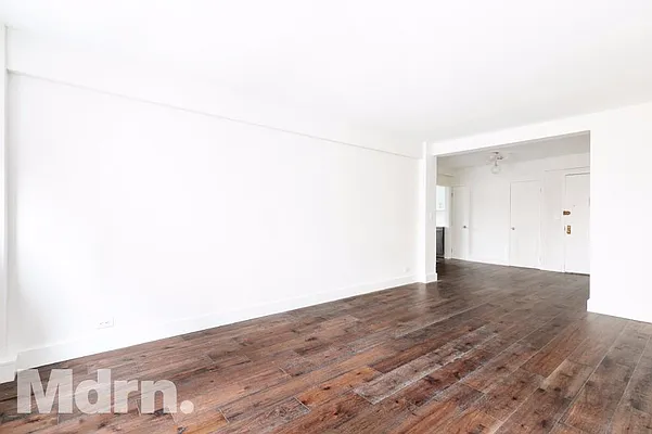 Sold by Mdrn Residential | media 15