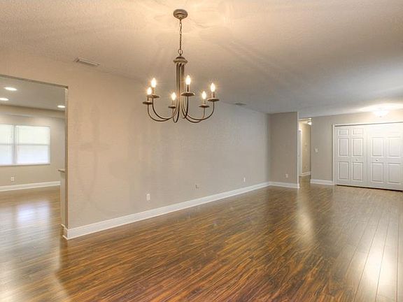 5th image of 905 E Gilchrist St