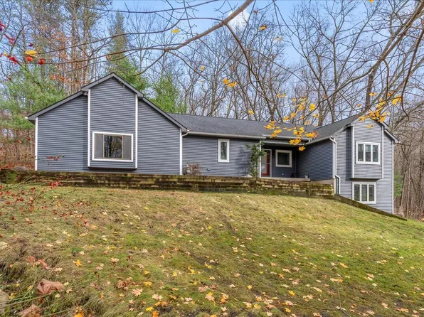 650 Seven Oaks Ln SE, Ada, MI 49301