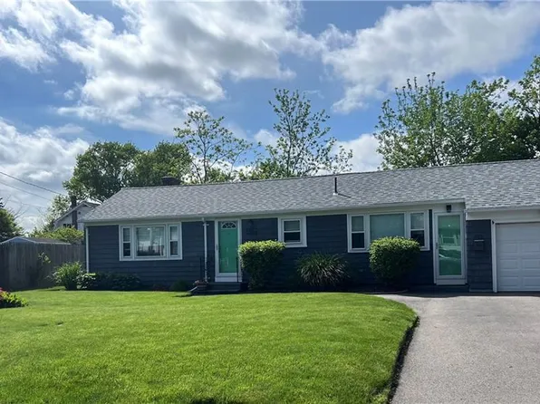 205 Carolyn St, Warwick, RI 02886