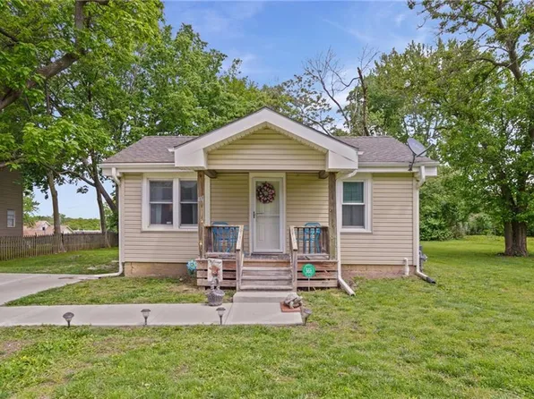 410 NE 75th Ter, Gladstone, MO 64118