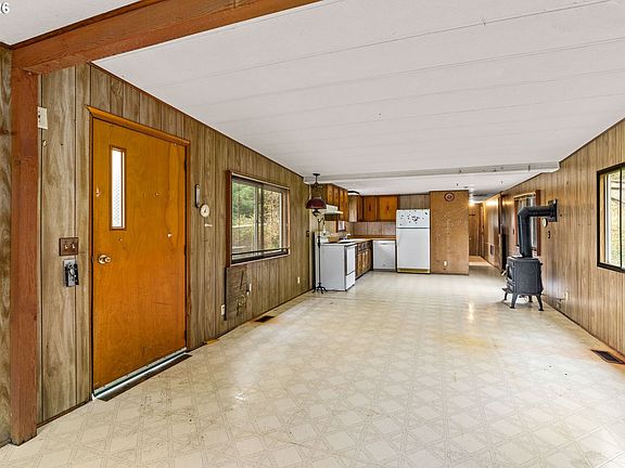 3rd image of 89582 Demming Rd