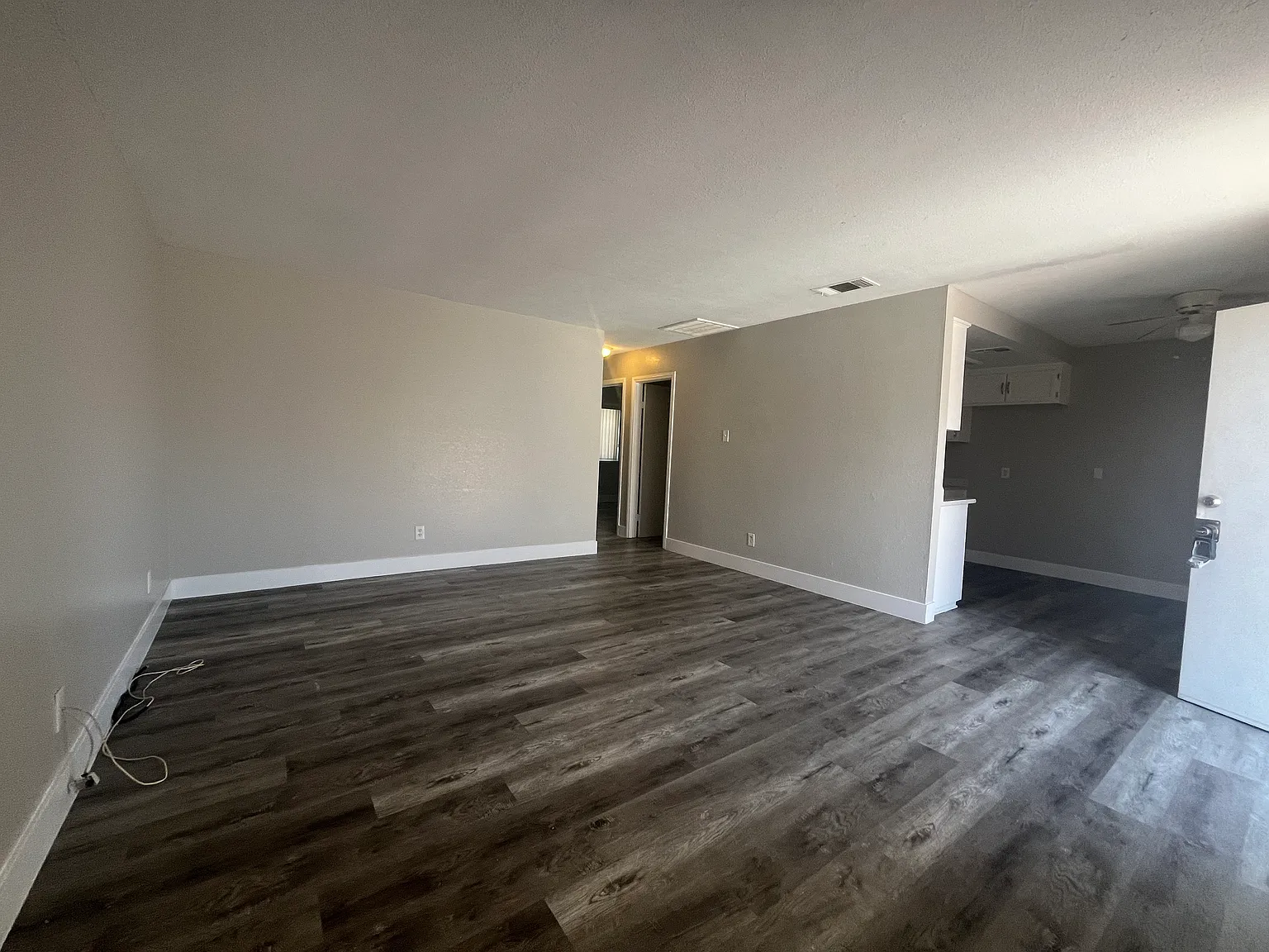 2 bed, 700 sqft, $1,400 — Photo 3