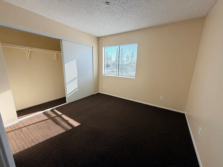 17450 Arrow Blvd — Photo 9