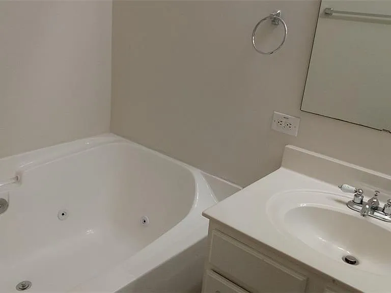 755 Crestwell Cir SW — Photo 27