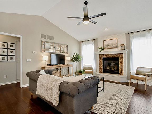 4th image of 2724 Bristol Ct