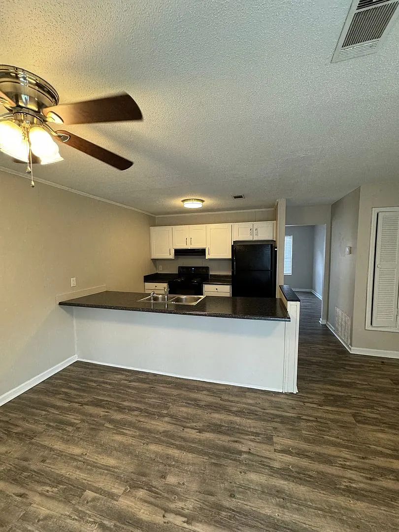 Section 8 Accepted Charming 2-Bedroom Home In Hill Place On Walden Drive — Photo 3