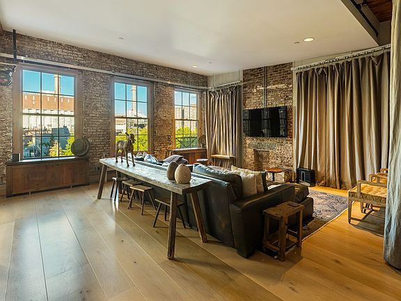 3rd image of 430 10th St #Penthouse