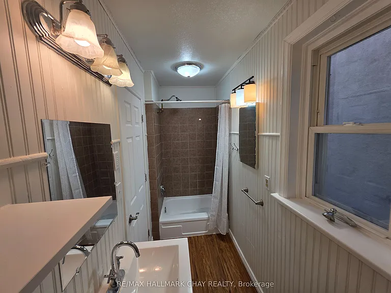 28 Matchedash St N #3 — Photo 14