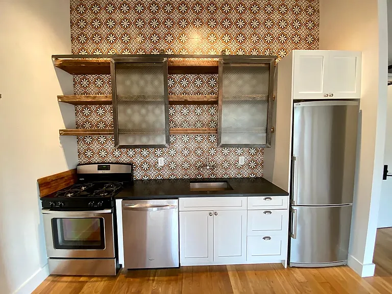 103 N 10th St #2KK — Photo 7