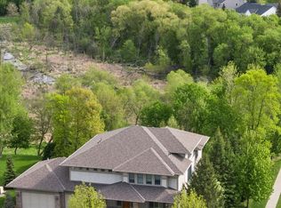 6925 Lake Harrison Cir, Chanhassen, MN 55317