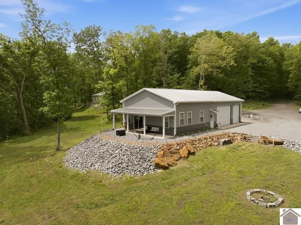 456 Kentucky Lake Dr, Murray, KY 42071