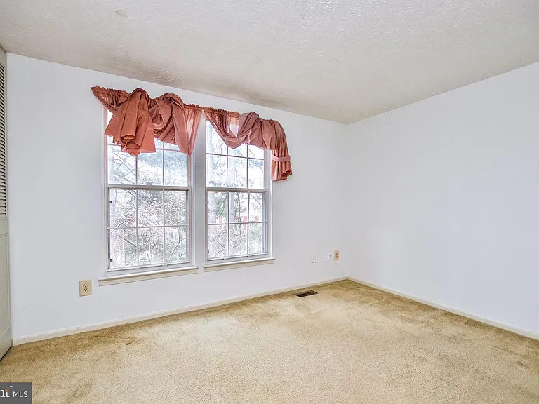 1915 Belmont Ridge Ct — Photo 21