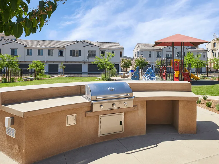 Mitchell Place Apartments — Photo 20