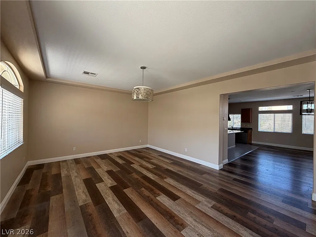 5 bed, 3.5 bath, 2960 sqft, $2,495 — Photo 3